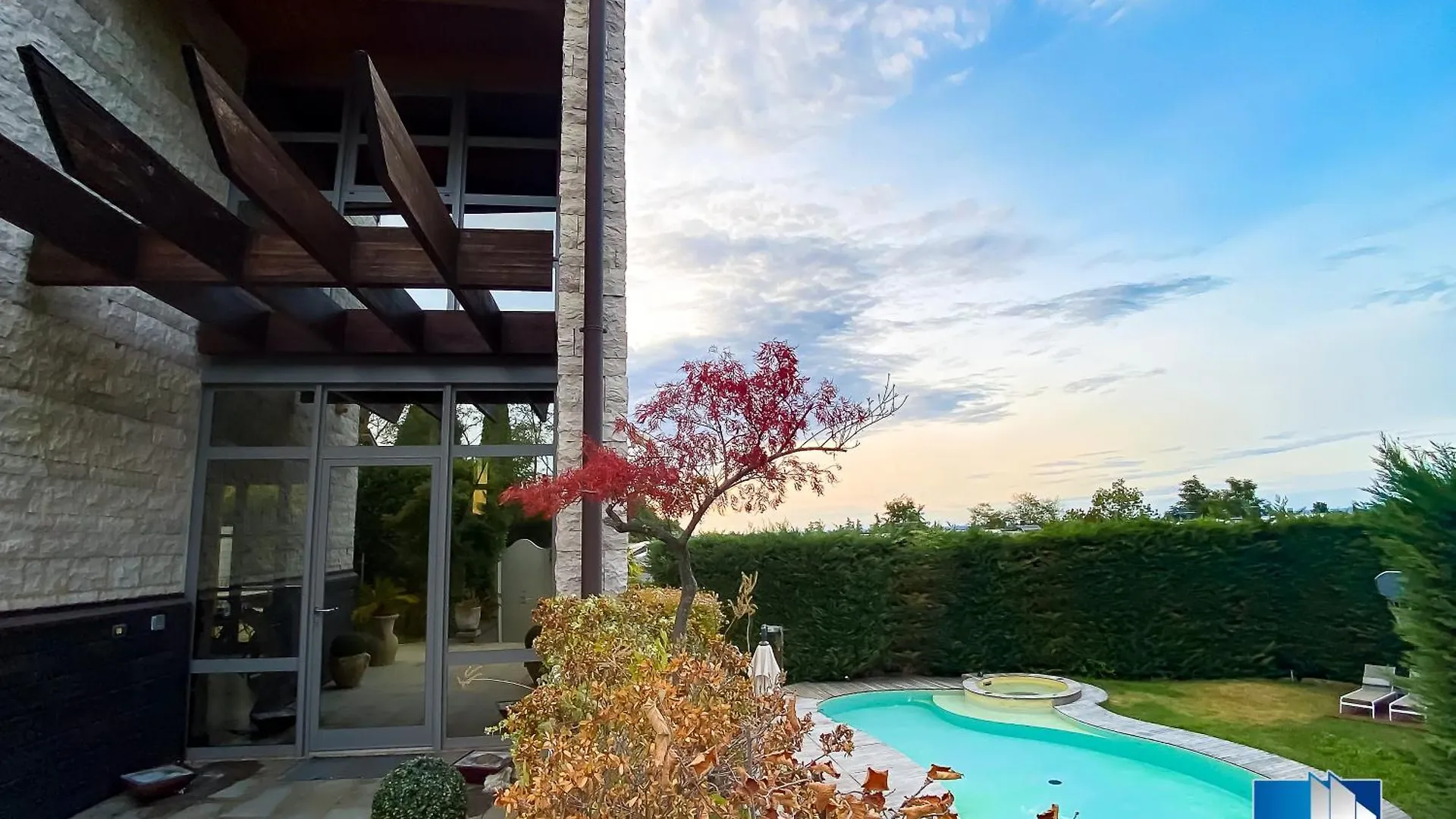 Blissful HavenLuxurious Villa With Pool* * * * * Bologna 0*,  Italien